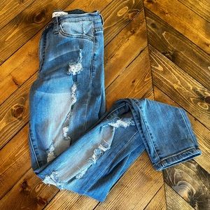 KanCan Skinny Distressed High Rise